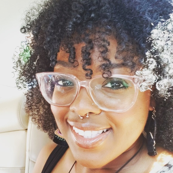 Meet your Posher, Candy - Picture 2 of 3